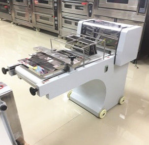 Cuadrado multifuncional de la tostada que forma la máquina semiautomático